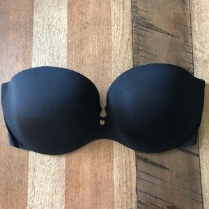 Victoria's Secret Intimates & Sleepwear - 34D Victoria’s Secret black strapless push-up bra Victoria's Secret Intimates & Sleepwear - 34D Victoria’s Secret black strapless push-up bra